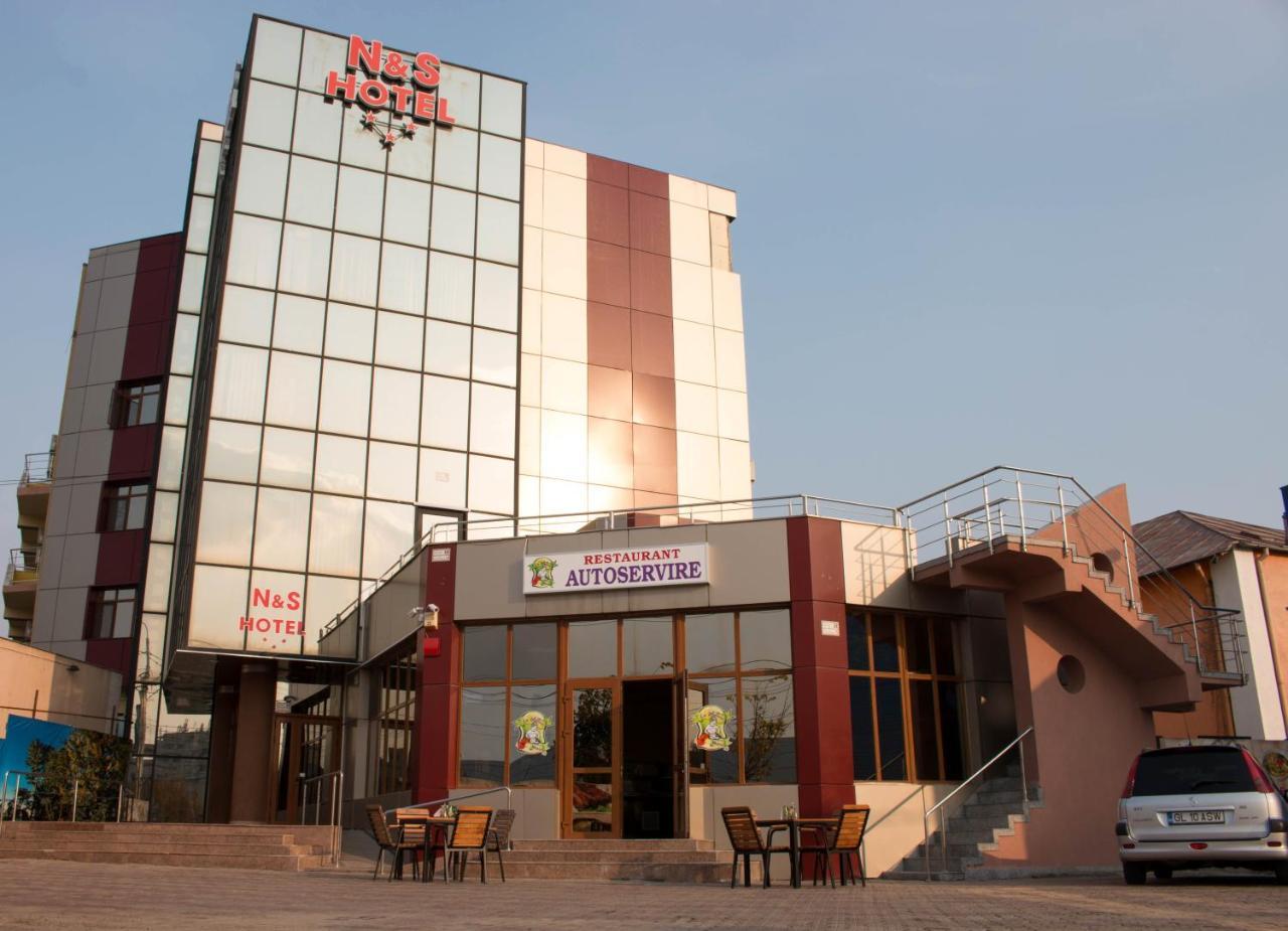 N&S Hotel Barlad Birlad Exterior photo