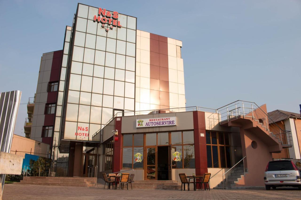 N&S Hotel Barlad Birlad Exterior photo